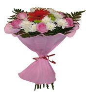 Bouquet of 7 roses and 3 chrysanthemums and 1 gerbera