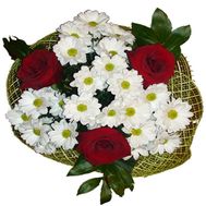 Bouquet of 3 roses and 4 chrysanthemums