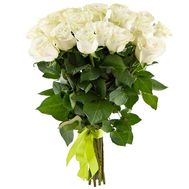 Букет із 17 білих імпортних троянд