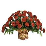 Корзинка цветов из 45 красных гвоздик