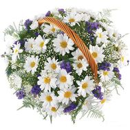 Корзинка цветов из 11 хризантем и 5 статиц