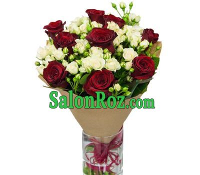 An ideal bouquet of ordinary and spray roses An ideal bouquet of ordinary and spray roses