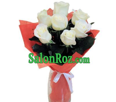 A small bouquet of white roses A small bouquet of white roses