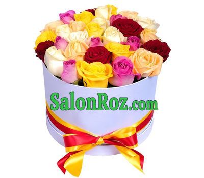 Box of multi-colored roses Box of multi-colored roses