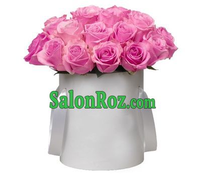 Pink roses in a hat box Pink roses in a hat box