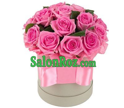 Hat in pink roses Hat in pink roses