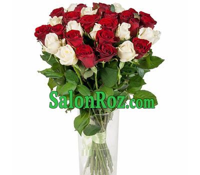 Elegant bouquet of red and white roses Elegant bouquet of red and white roses