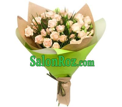 A small bouquet of spray roses A small bouquet of spray roses