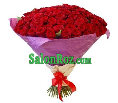 A chic bouquet of 101 red roses A chic bouquet of 101 red roses