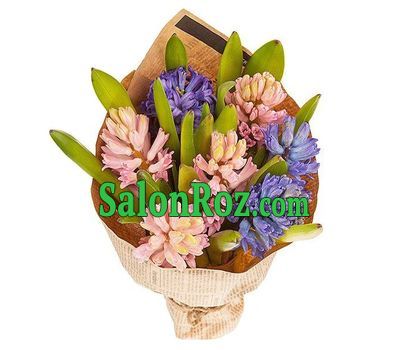 Bouquet of hyacinths in paper Bouquet of hyacinths in paper
