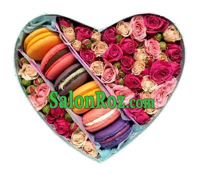 Bouquet in a box heart with macarons Bouquet in a box heart with macarons