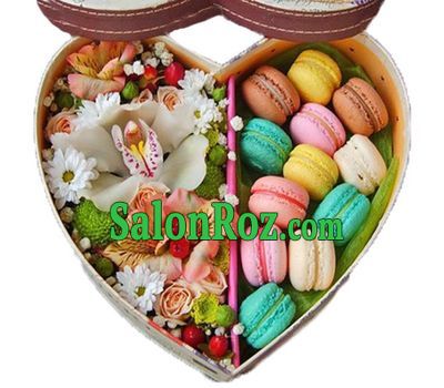 Flower arrangement with macarons in the form of heart Flower arrangement with macarons in the form of heart