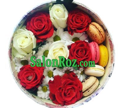 Box with flowers and pasta Box with flowers and pasta