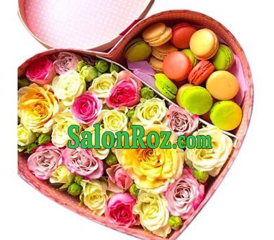 Box in the form of heart with macarons Box in the form of heart with macarons