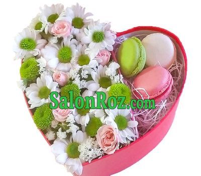 A sweet heart box with macarons A sweet heart box with macarons