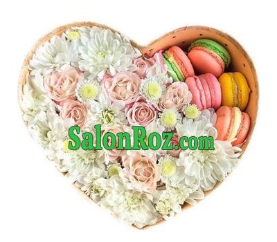 A tender heart with macarons A tender heart with macarons