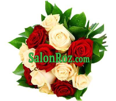 Delicate bouquet of low roses Delicate bouquet of low roses
