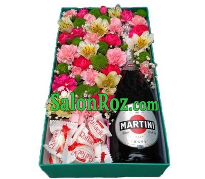Flowers in a Box with Champagne and Raffaello Flowers in a Box with Champagne and Raffaello