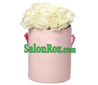 A small box of white roses A small box of white roses