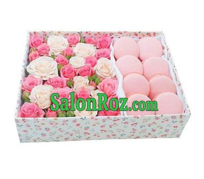 Roses with macarons in a rectangular box Roses with macarons in a rectangular box