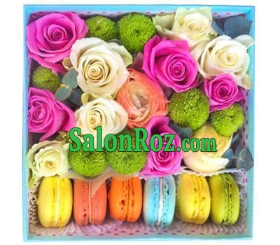 Macarons and flowers in square box Macarons and flowers in square box