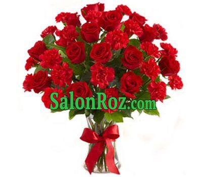 Bouquet of flowers from 12 roses and 15 cloves Bouquet of flowers from 12 roses and 15 cloves