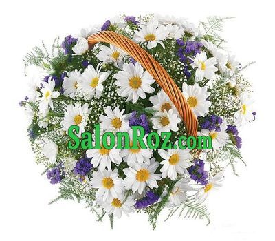 Basket of flowers from 11 chrysanthemums and 5 statues Basket of flowers from 11 chrysanthemums and 5 statues